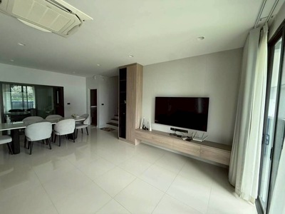 �ٻ�Ҿ ������ �����ҹ���ɰ���� ��ا෾��ձ� 2 ����ùҹҪҵ�Brighton �ô�ǹ �� 095-164-2956 pui