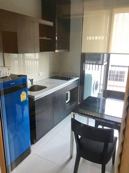 ٻҾ Nice and cheap Rhythm Sukhumvit 44/1 condo for rent, close to BTS Phra Khanong